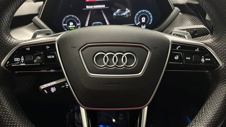 2022 Audi e-tron GT - Image 15 of 20