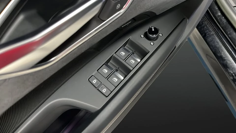 2022 Audi e-tron GT - Image 19 of 20
