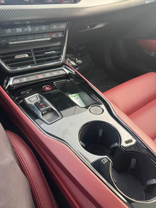 2022 Audi e-tron GT - Image 12 of 12