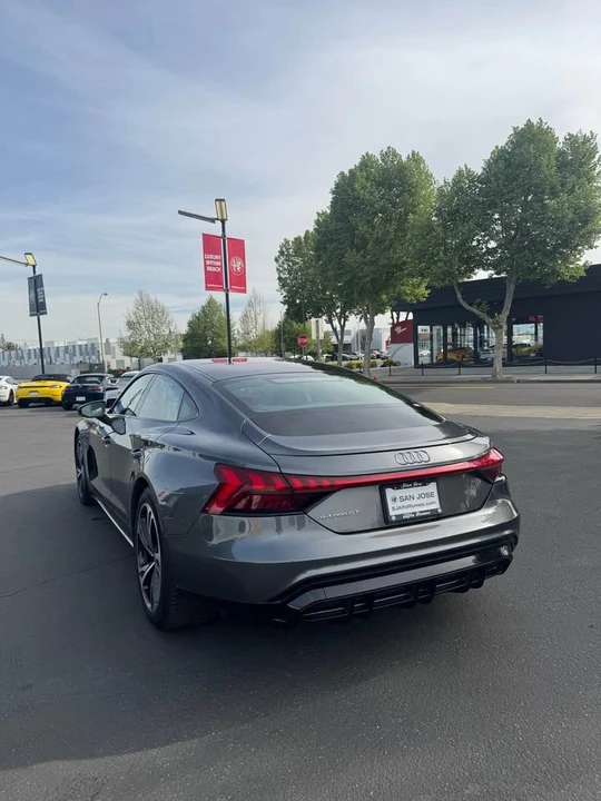 2022 Audi e-tron GT - Image 5 of 12