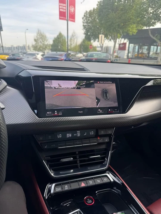 2022 Audi e-tron GT - Image 11 of 12