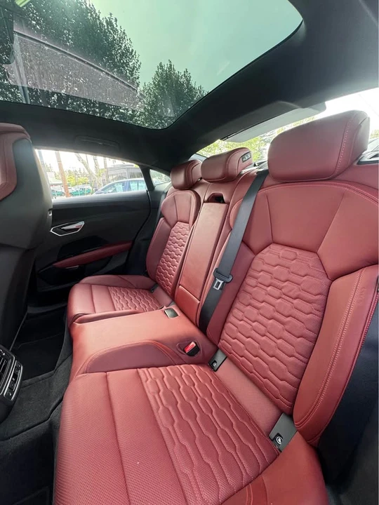2022 Audi e-tron GT - Image 7 of 12