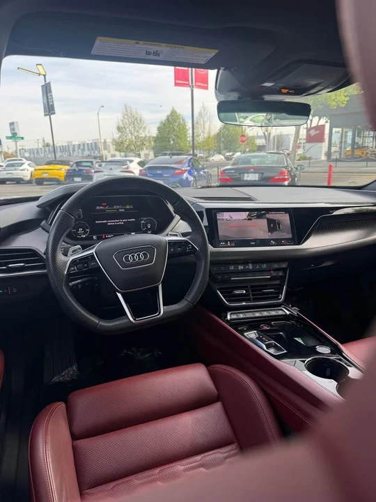 2022 Audi e-tron GT - Image 8 of 12