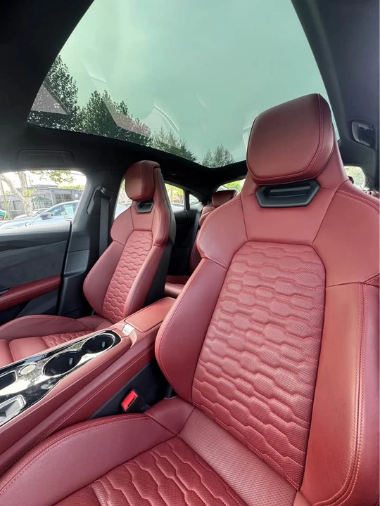 2022 Audi e-tron GT - Image 9 of 12