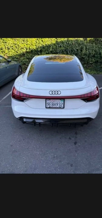 2022 Audi e-tron GT - Image 2 of 7