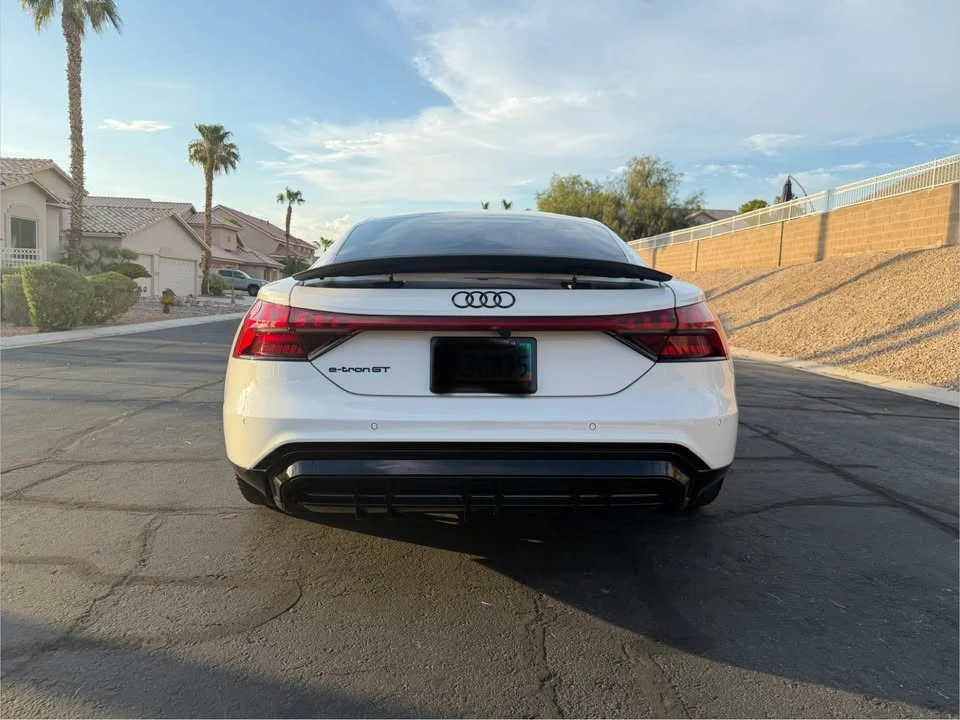 2022 Audi e-tron GT - Image 5 of 18