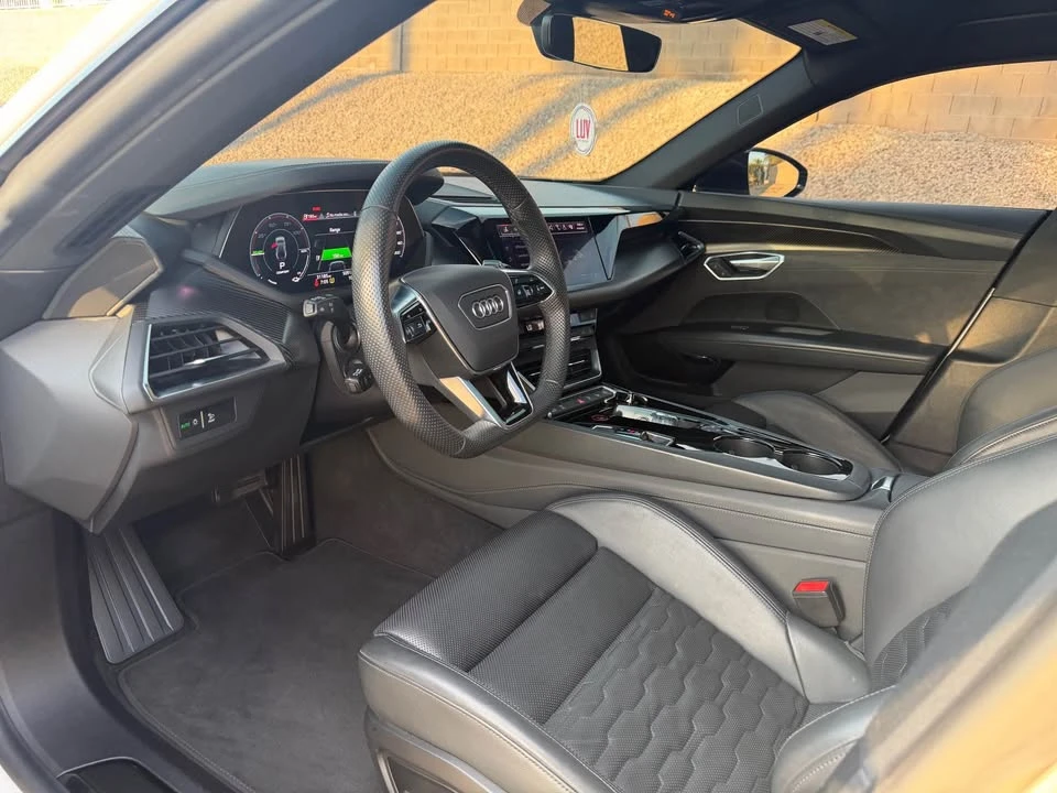 2022 Audi e-tron GT - Image 11 of 18