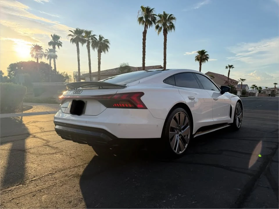 2022 Audi e-tron GT - Image 6 of 18
