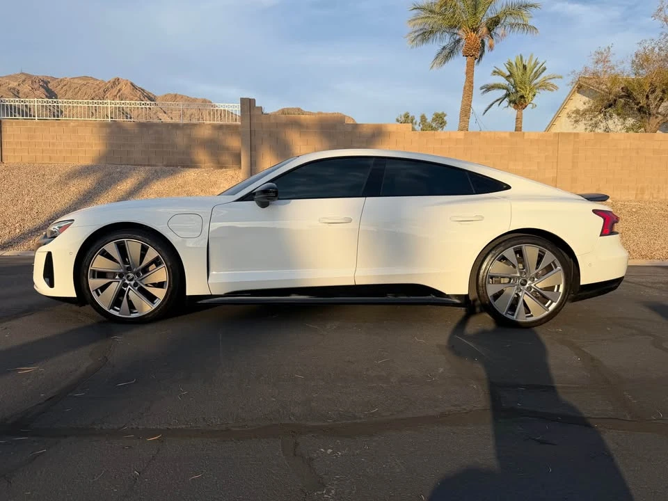 2022 Audi e-tron GT - Image 3 of 18