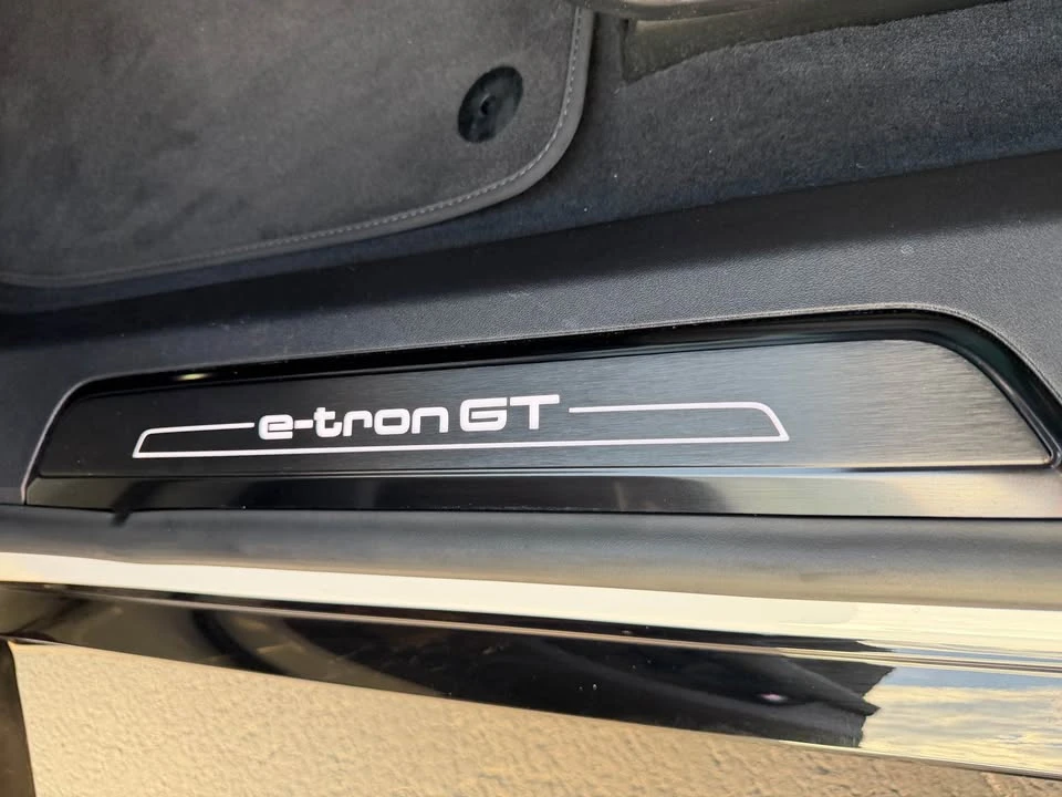 2022 Audi e-tron GT - Image 16 of 18