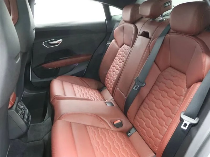2022 Audi e-tron GT - Image 12 of 12