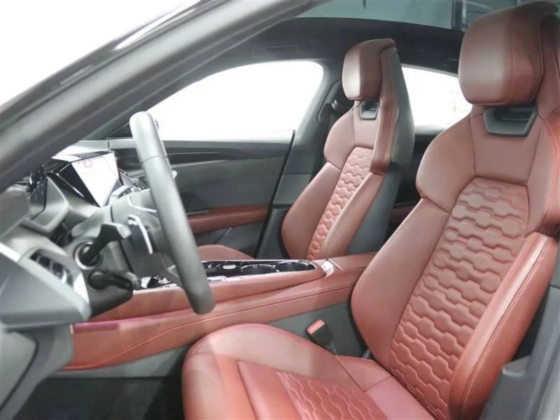 2022 Audi e-tron GT - Image 9 of 12