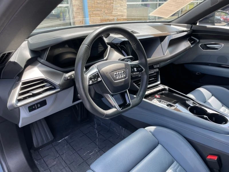 2022 Audi e-tron GT - Image 2 of 12