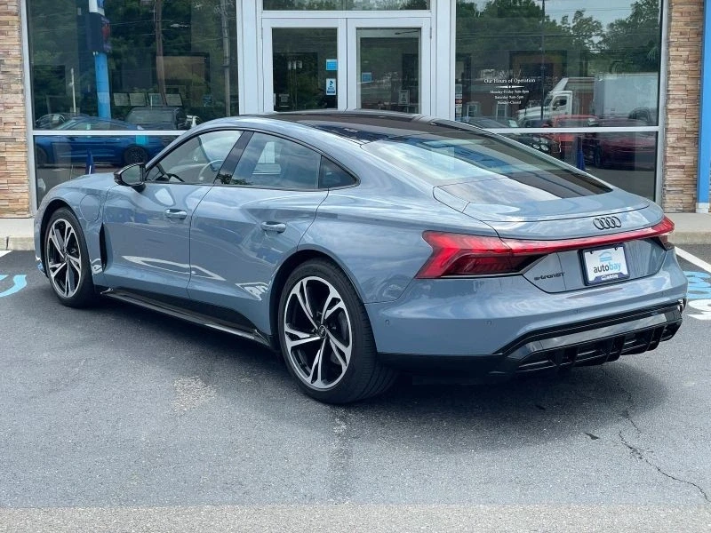 2022 Audi e-tron GT - Image 11 of 12