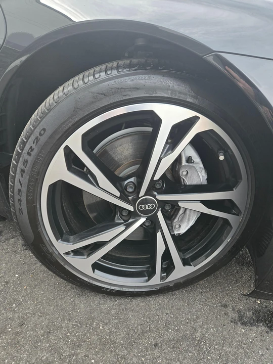 2022 Audi e-tron GT - Image 16 of 31
