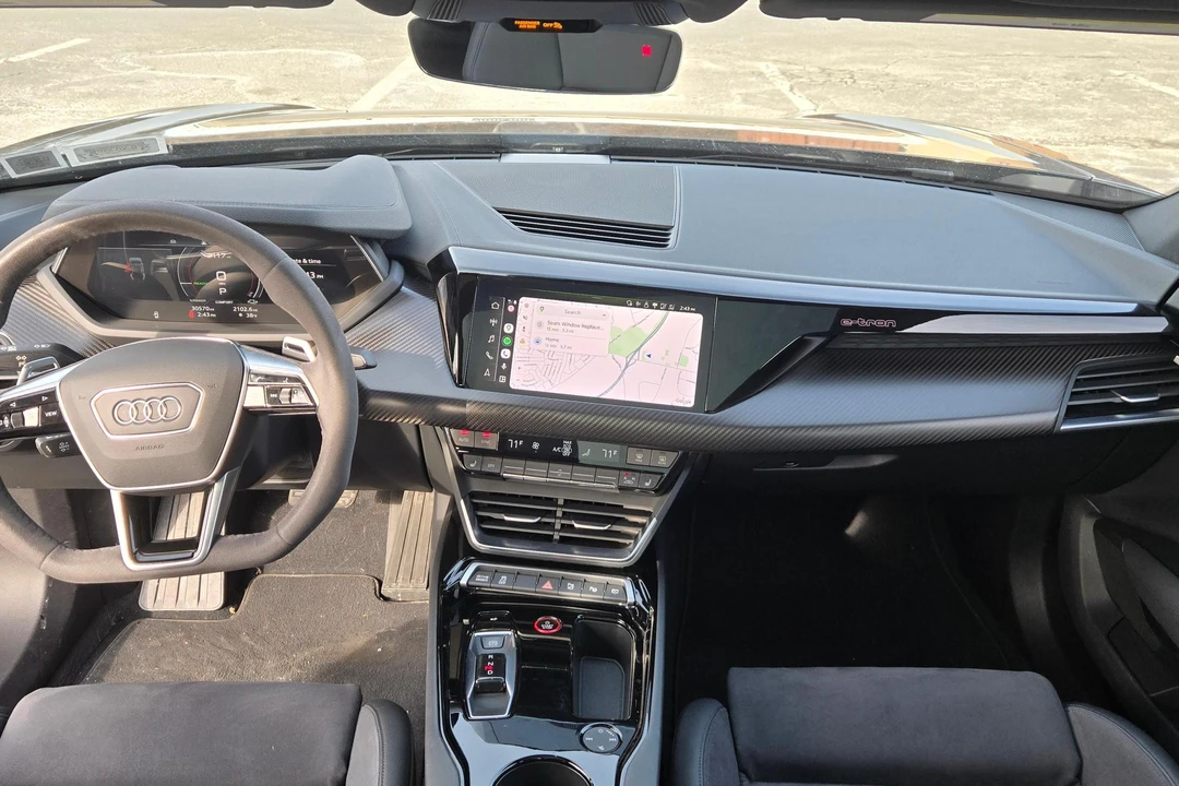 2022 Audi e-tron GT - Image 28 of 31