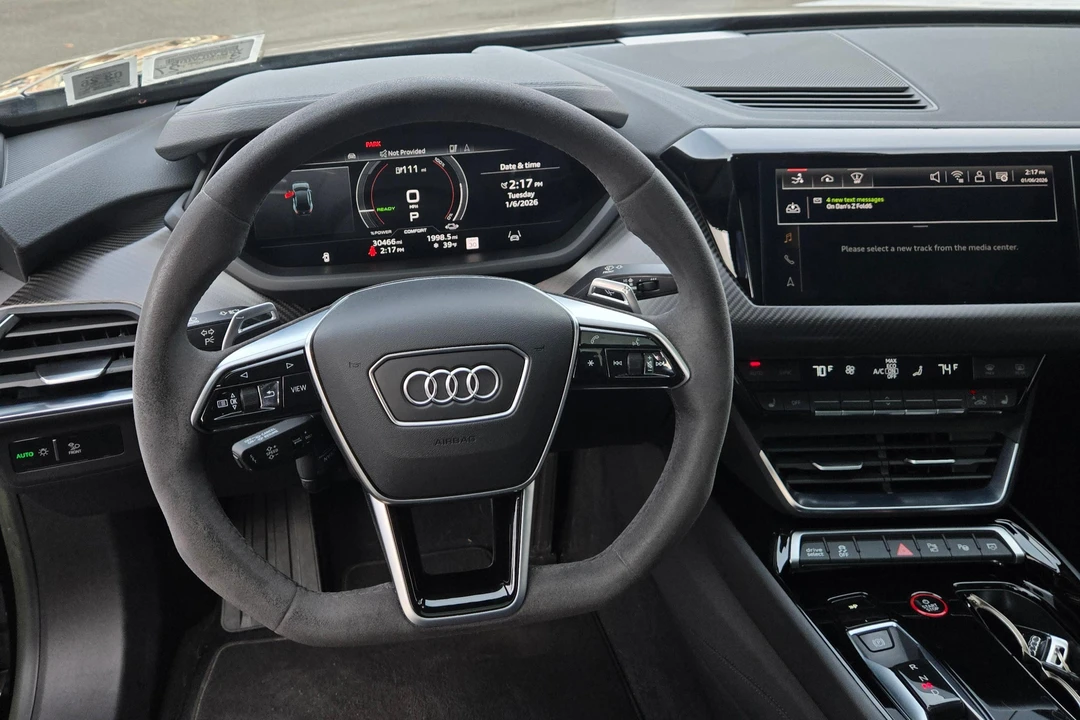 2022 Audi e-tron GT - Image 26 of 31