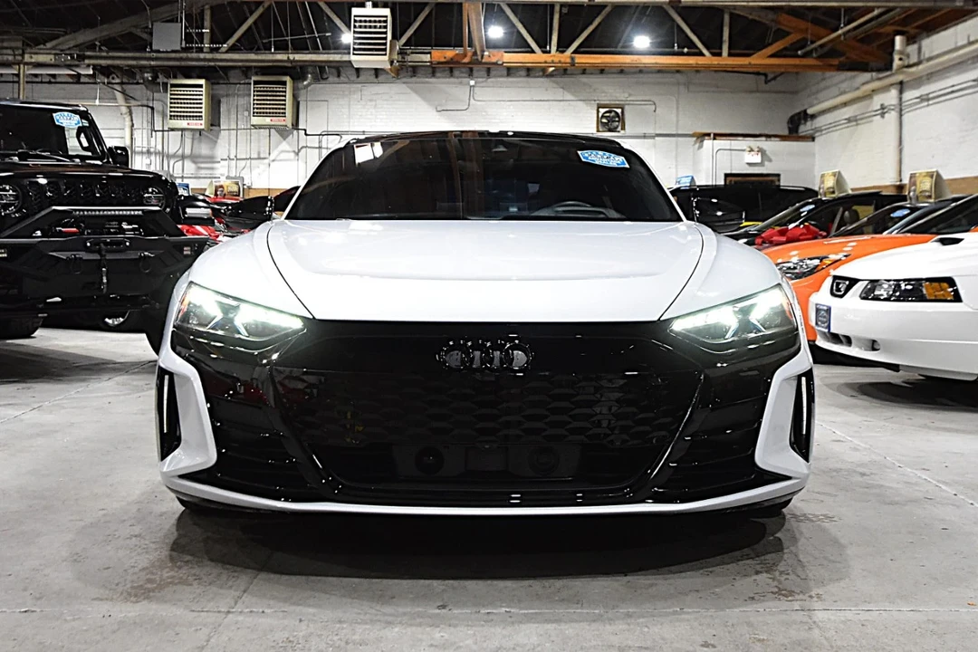 2022 Audi e-tron GT - Image 3 of 21