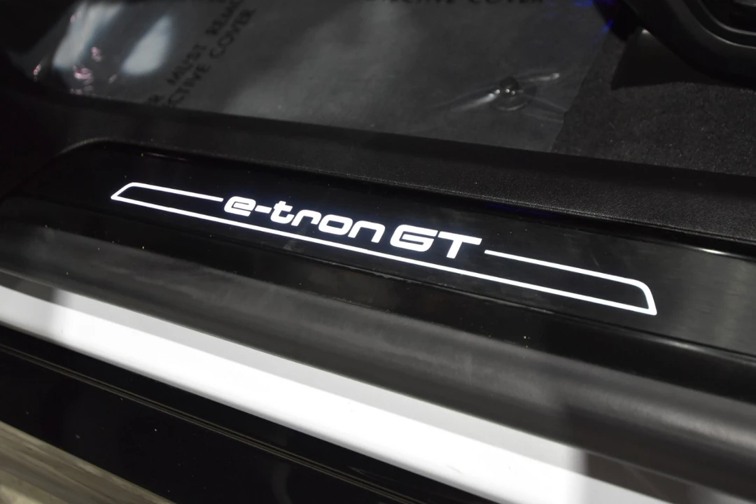 2022 Audi e-tron GT - Image 18 of 21