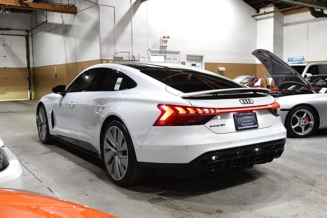 2022 Audi e-tron GT - Image 12 of 21