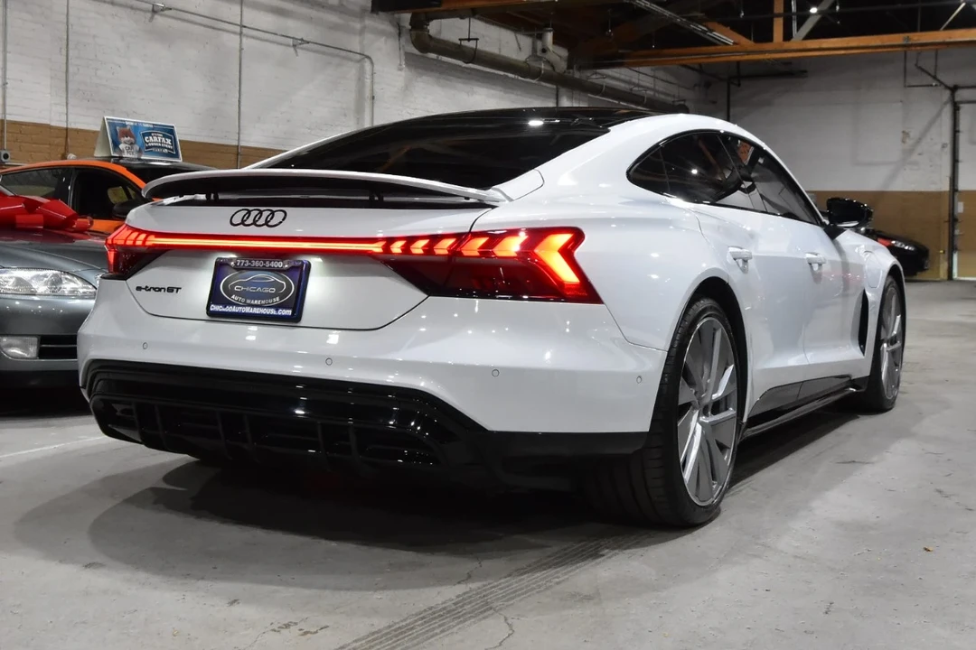 2022 Audi e-tron GT - Image 9 of 21