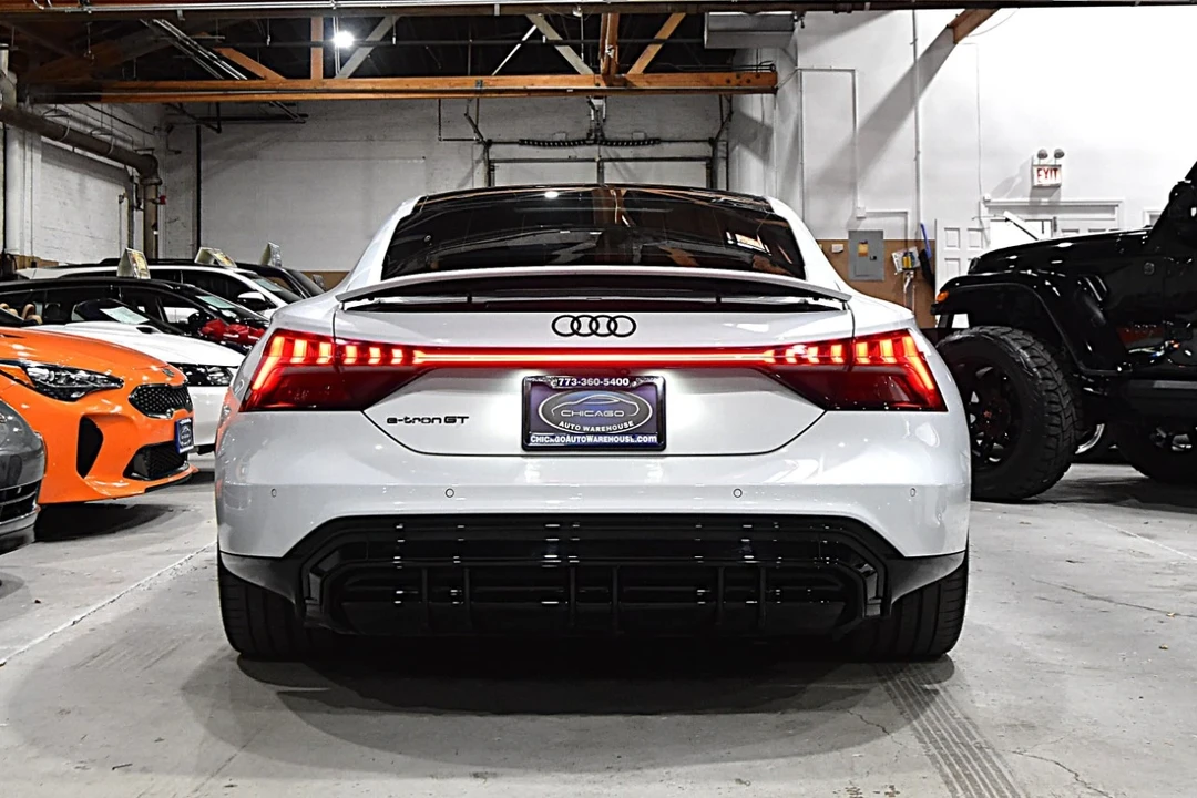 2022 Audi e-tron GT - Image 10 of 21