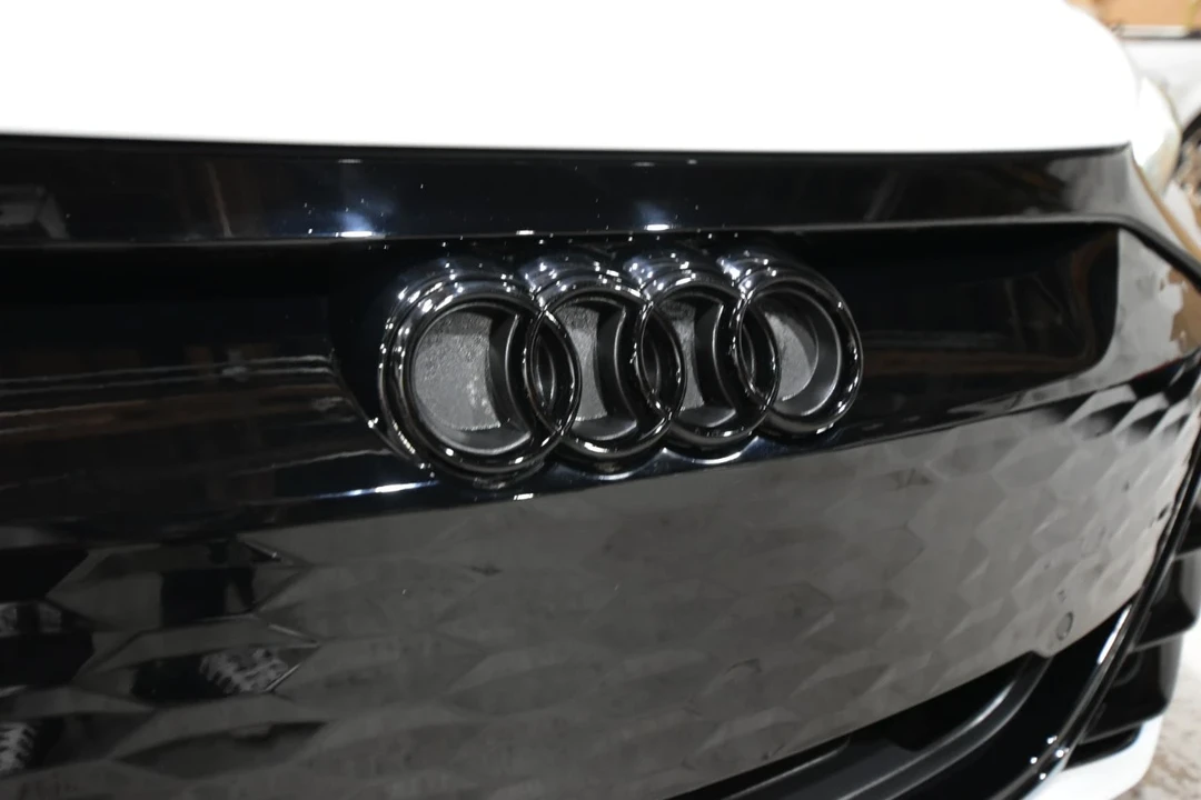 2022 Audi e-tron GT - Image 4 of 21