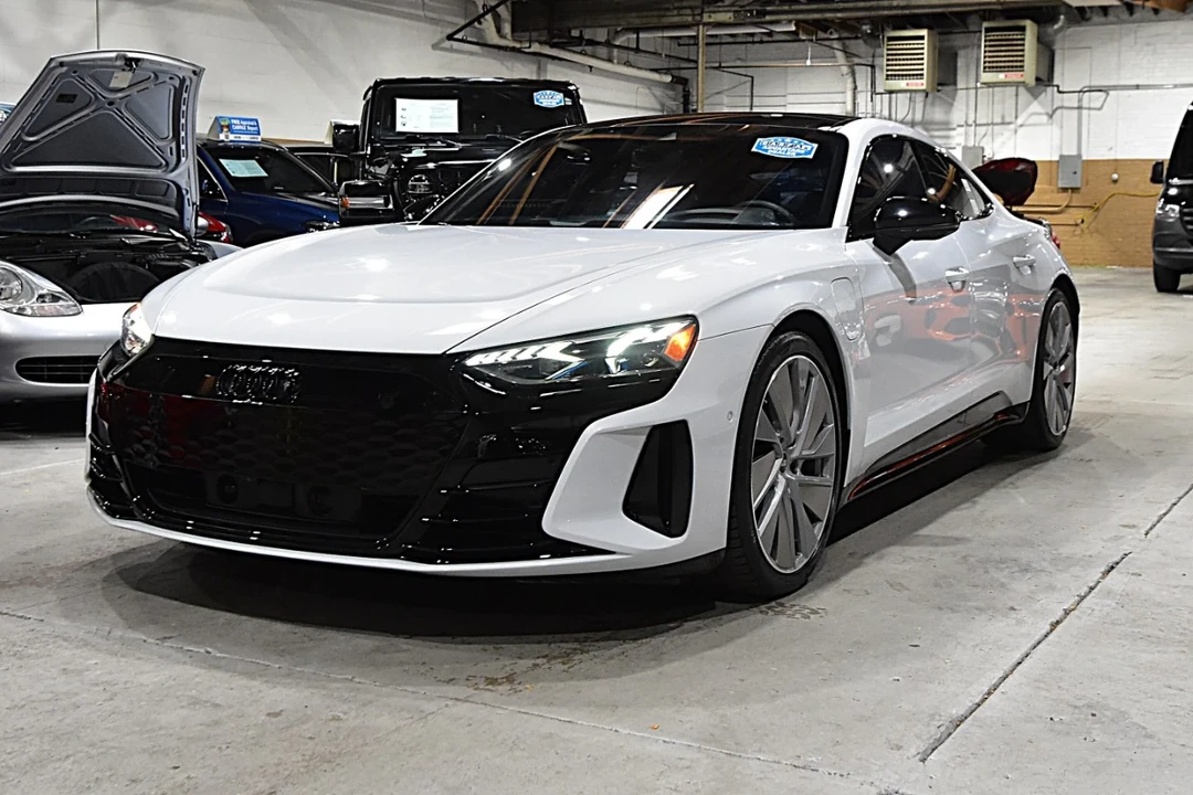 2022 Audi e-tron GT - Image 7 of 21