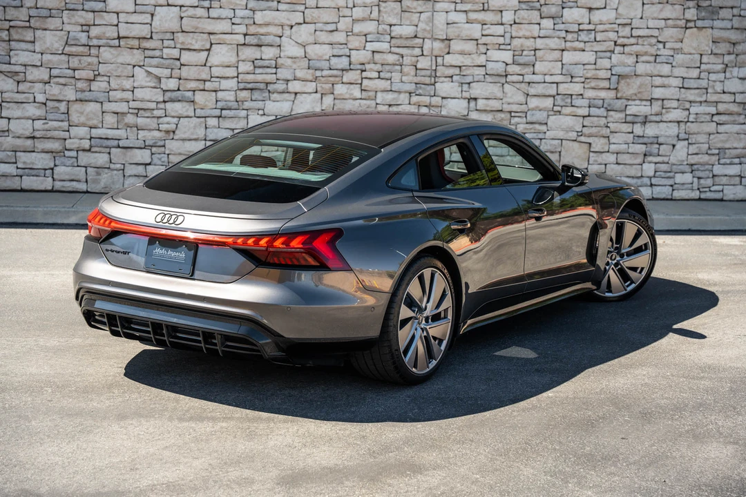 2022 Audi e-tron GT - Image 24 of 31
