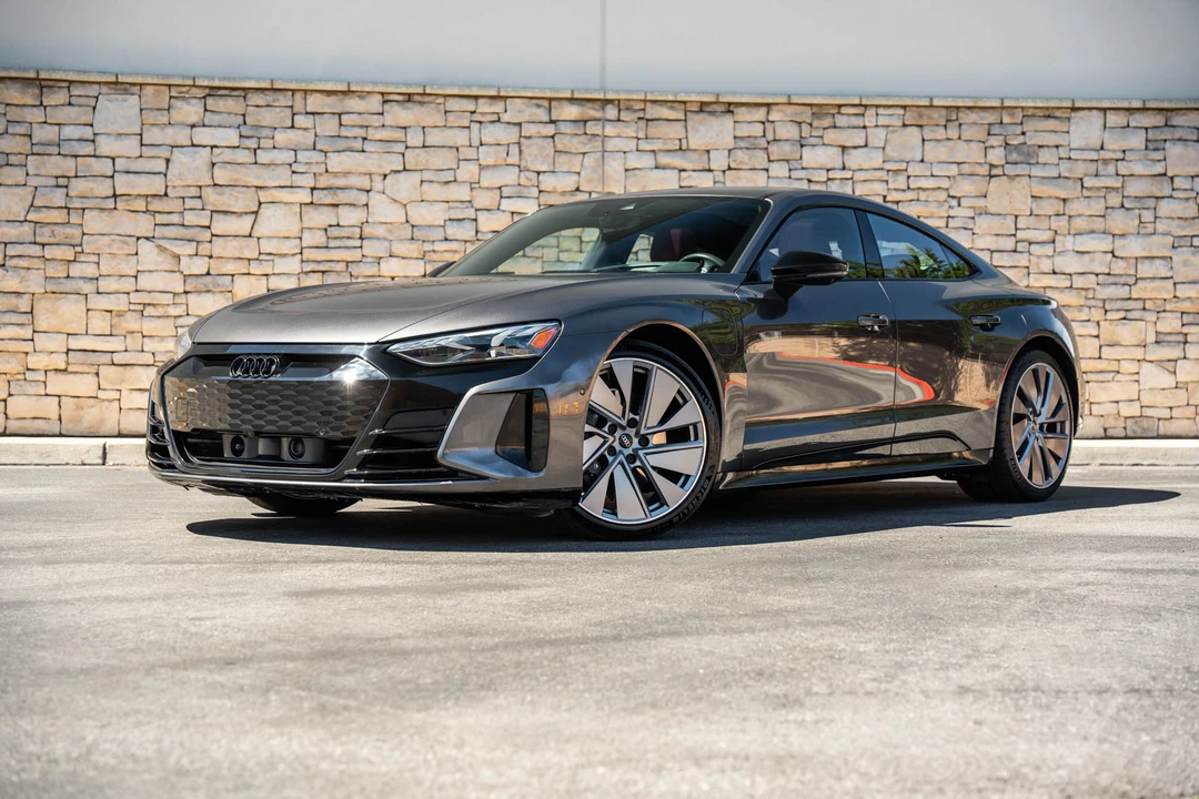 2022 Audi e-tron GT - Image 5 of 31