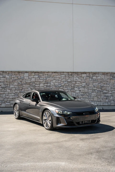 2022 Audi e-tron GT - Image 30 of 31