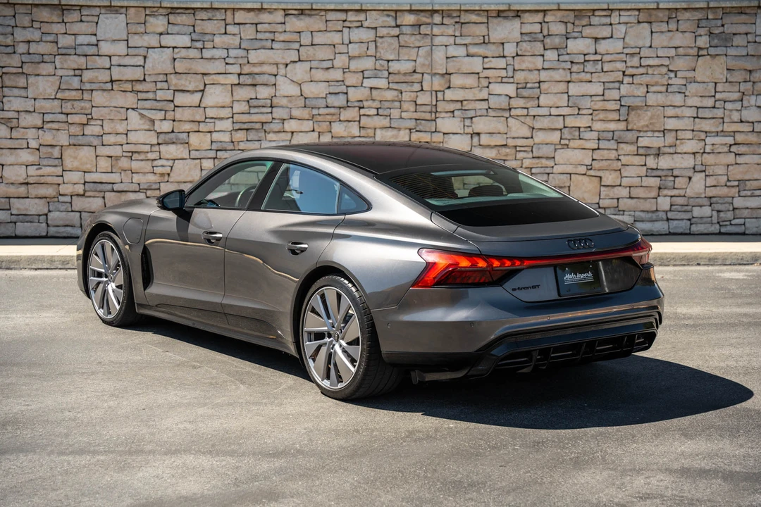 2022 Audi e-tron GT - Image 13 of 31