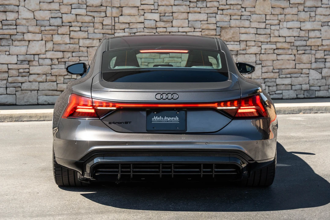2022 Audi e-tron GT - Image 17 of 31