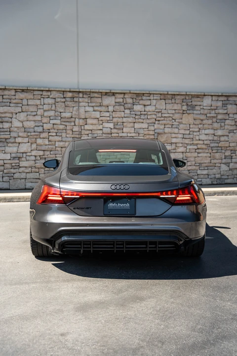 2022 Audi e-tron GT - Image 18 of 31
