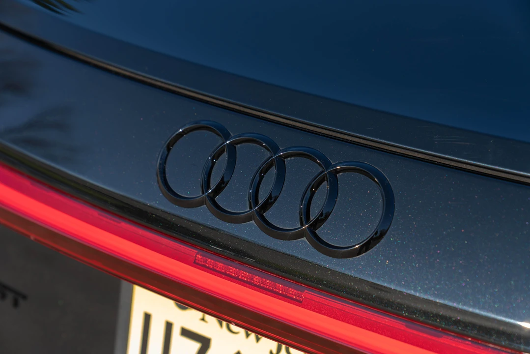 2022 Audi e-tron GT - Image 30 of 31