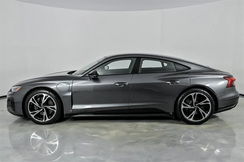 2022 Audi e-tron GT - Image 8 of 12