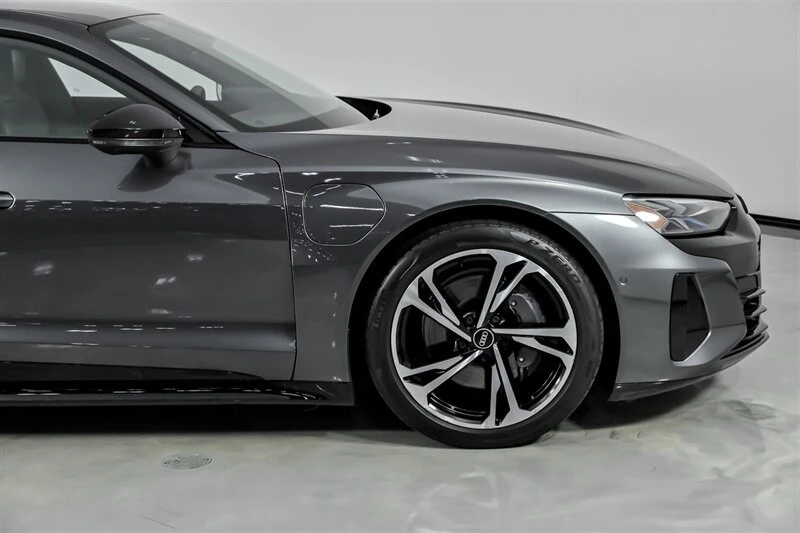2022 Audi e-tron GT - Image 15 of 21