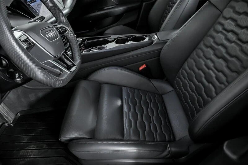 2022 Audi e-tron GT - Image 21 of 21