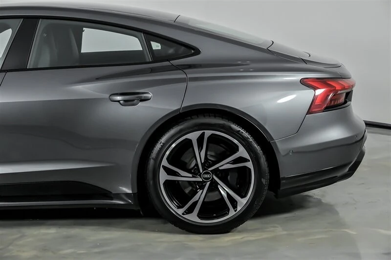 2022 Audi e-tron GT - Image 9 of 21