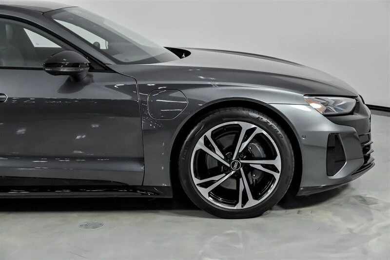 2022 Audi e-tron GT - Image 15 of 21