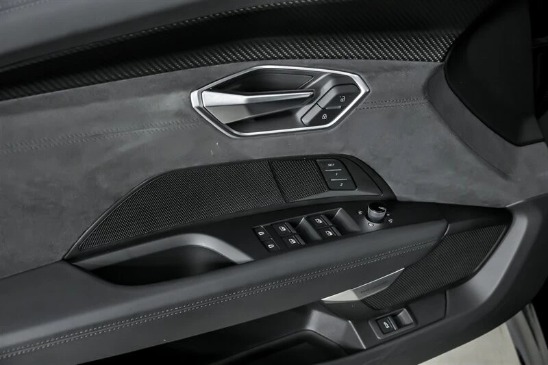 2022 Audi e-tron GT - Image 17 of 21