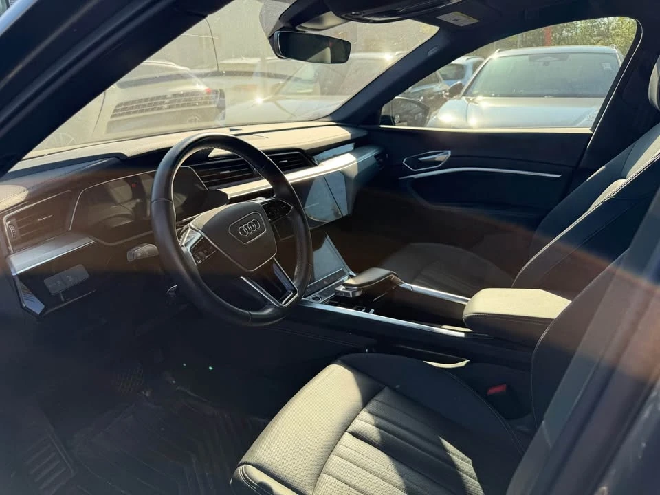 2022 Audi e-tron - Image 10 of 10
