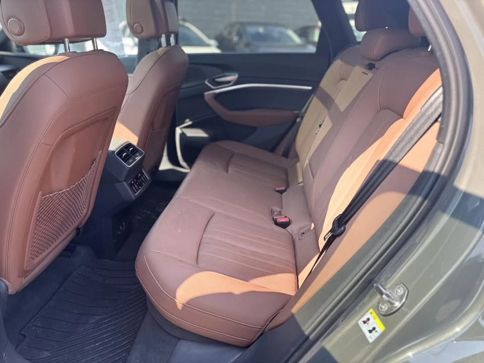 2022 Audi e-tron - Image 9 of 11