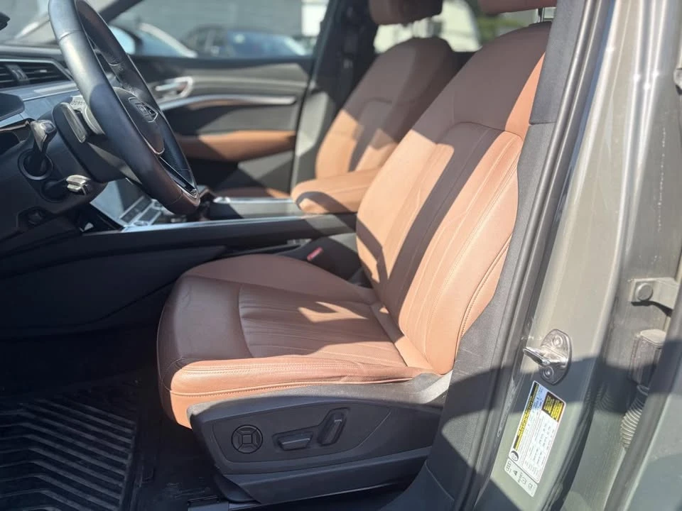 2022 Audi e-tron - Image 5 of 11