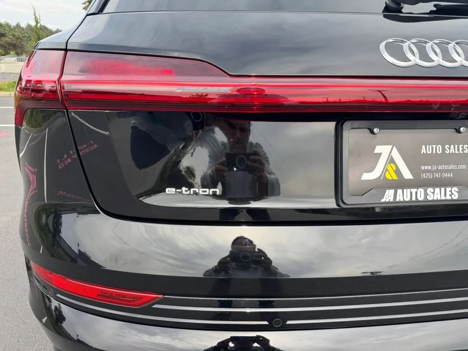 2022 Audi e-tron - Image 17 of 20