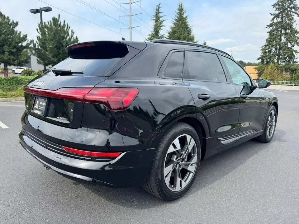 2022 Audi e-tron - Image 10 of 20