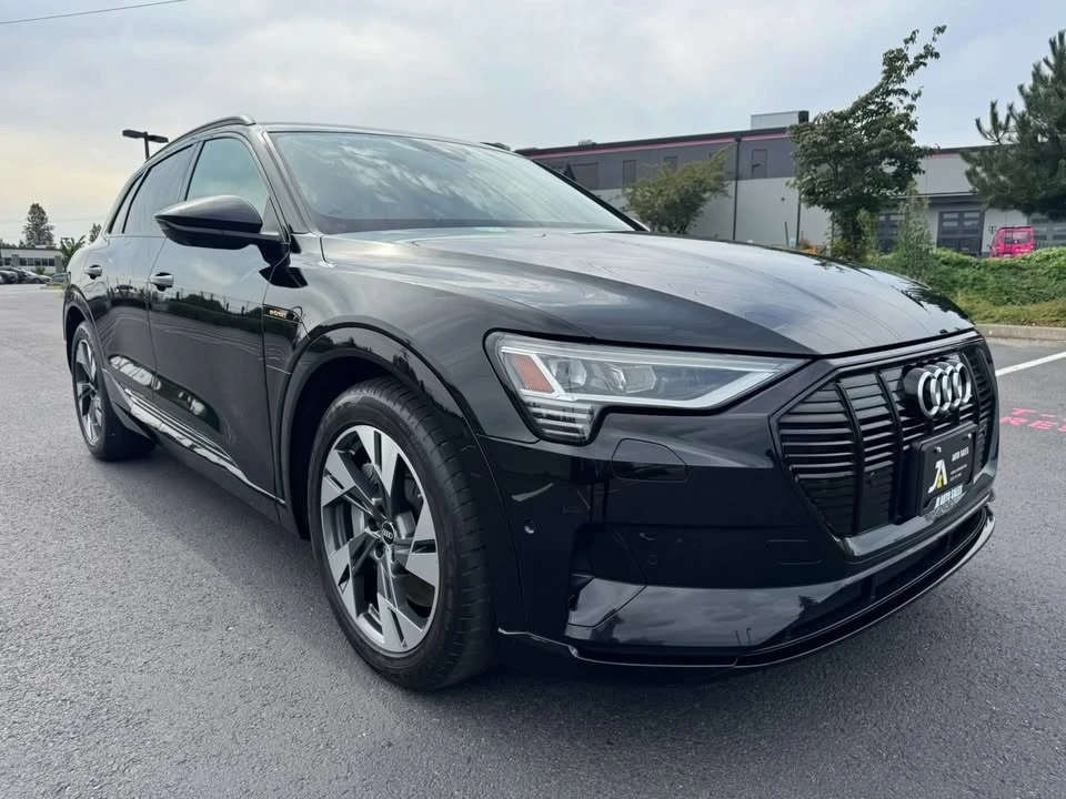 2022 Audi e-tron - Image 2 of 20