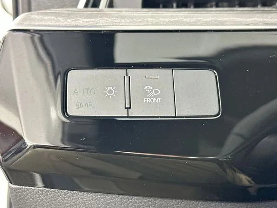 2022 Audi e-tron - Image 10 of 20