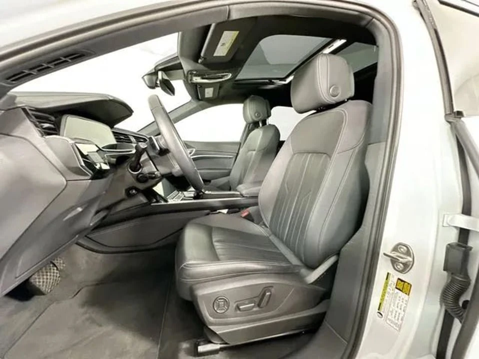2022 Audi e-tron - Image 11 of 20