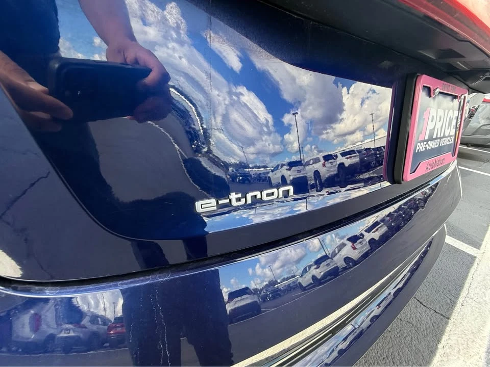 2022 Audi e-tron - Image 14 of 14